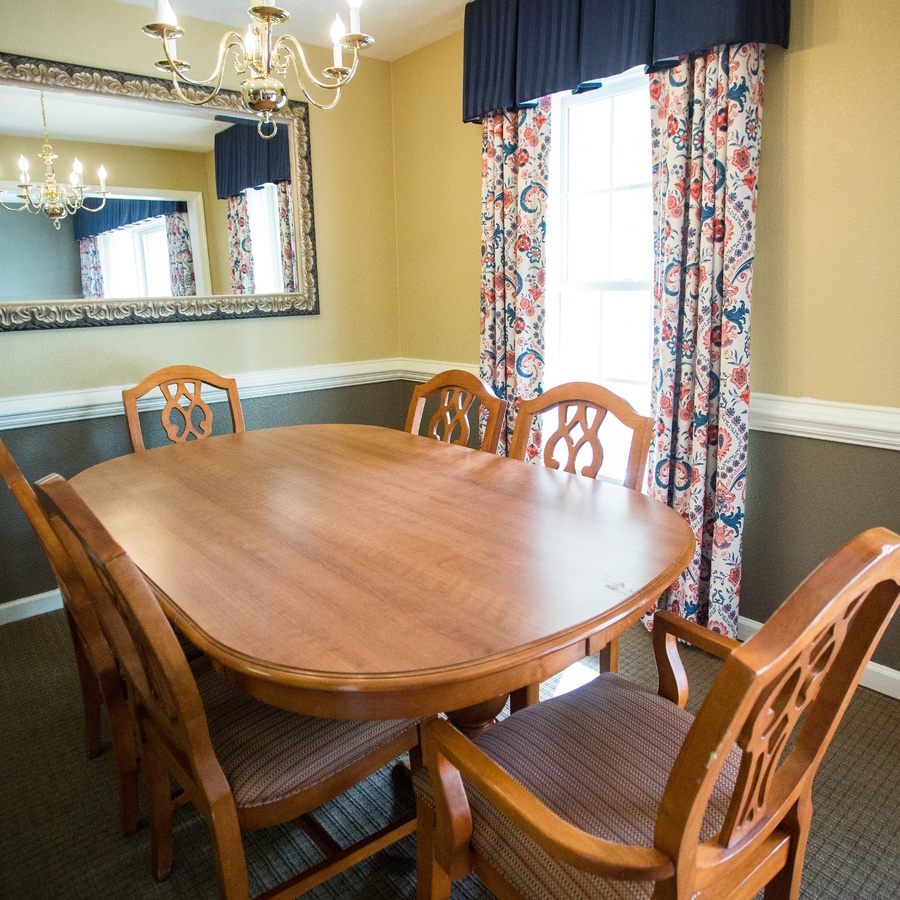 Wyndham Kingsgate Dining Area