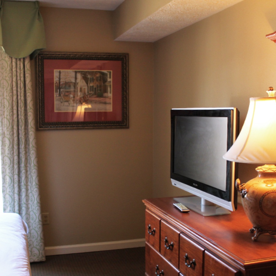 Wyndham Kingsgate Guest Bedroom (2 Bedroom Suite)