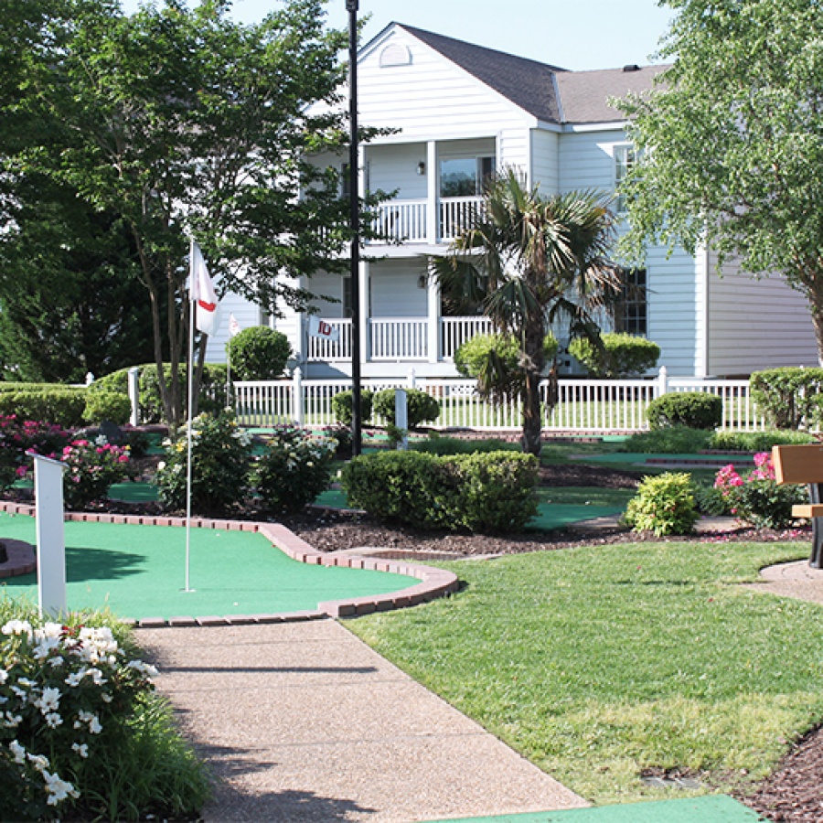 Wyndham Kingsgate Mini Golf