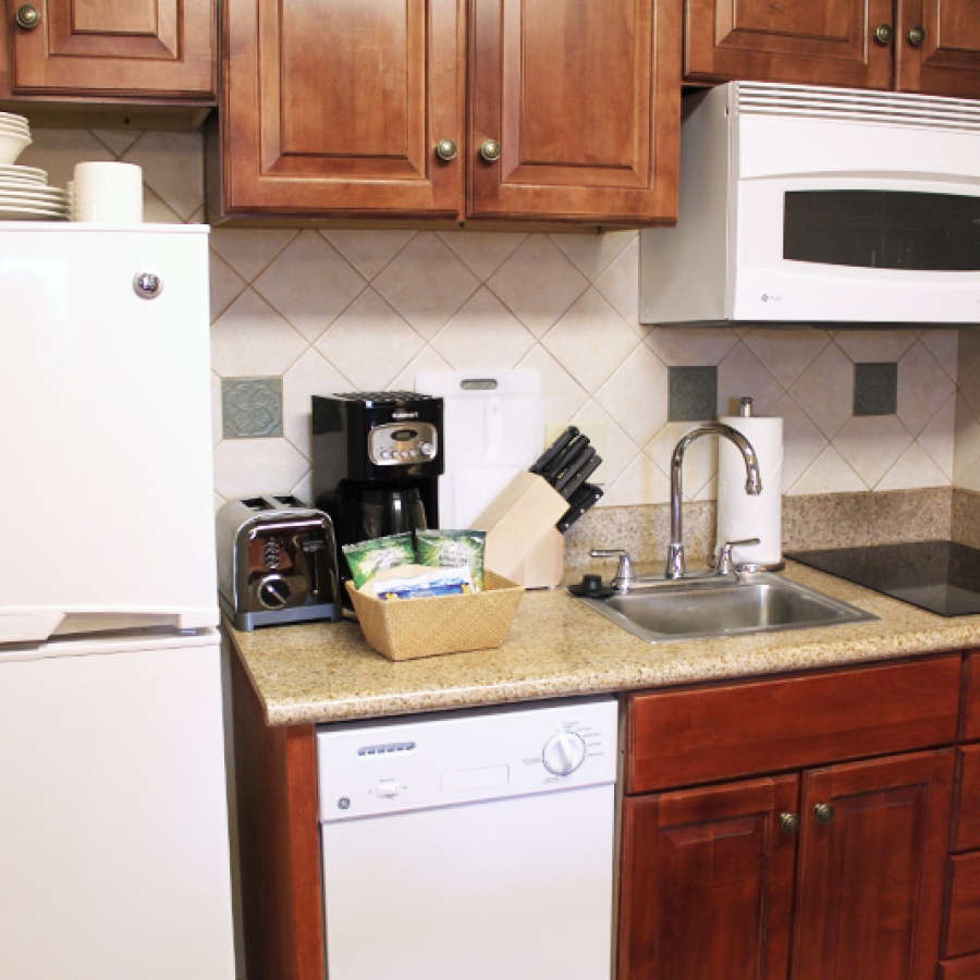 Wyndham Kingsgate Updated Kitchenette (1 Bedroom Suite)