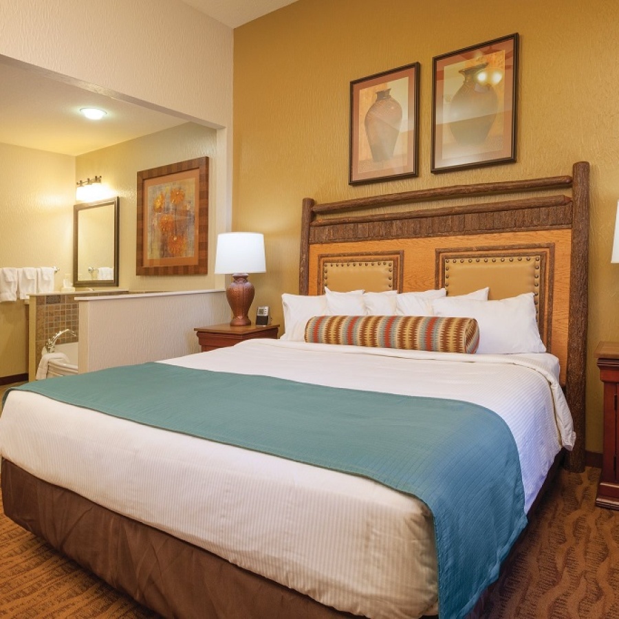 Wyndham Vacation Resorts Glacier Canyon Master Bedroom